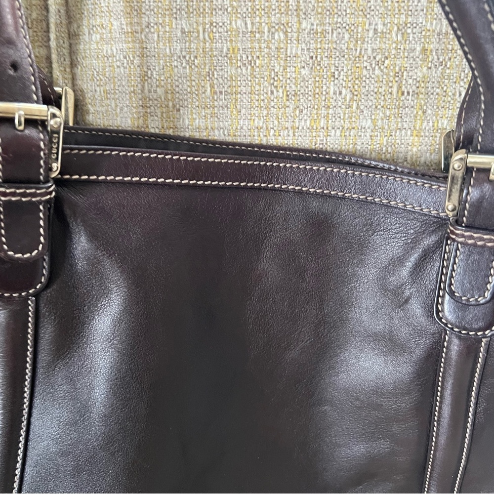 Authentic Gucci Britote Bag - Picture 4 of 6